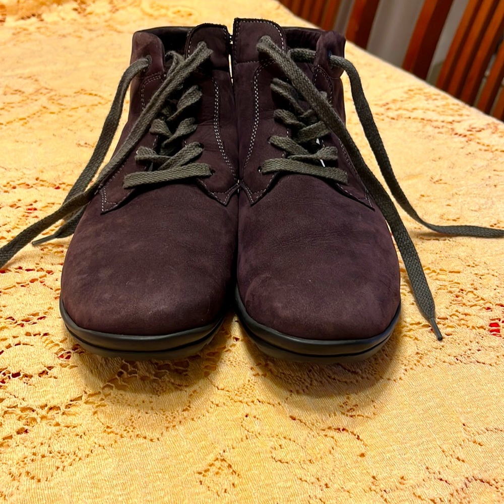 Purple Hartjes low boots